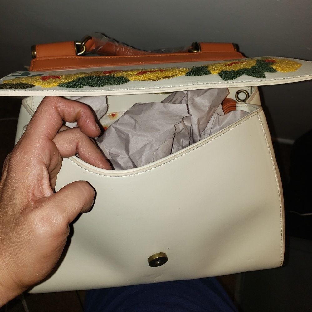 COPY - NWT Disney's Fox and the Hound Purse w/strap - Picture 4 of 7